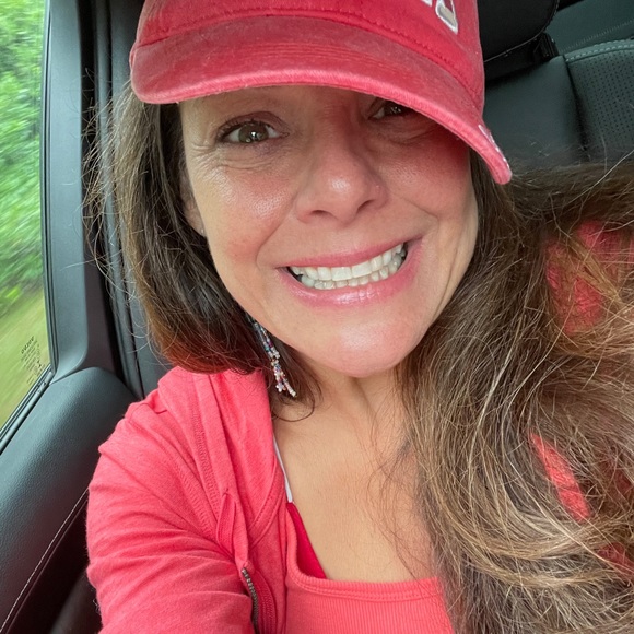 Meet your Posher, Danielle - Picture 2 of 2